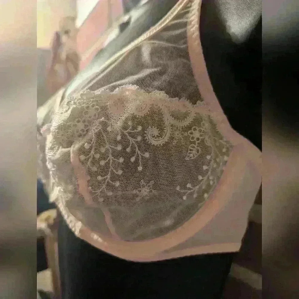 Simone Perele Delice Bra. Size: 32E. Nude. Barely Worn. - Picture 5 of 7